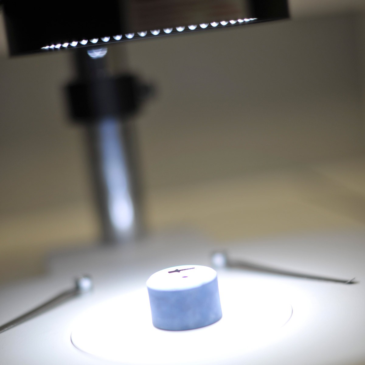 METALLOGRAPHY-BINOCULAR-MICROSCOPE